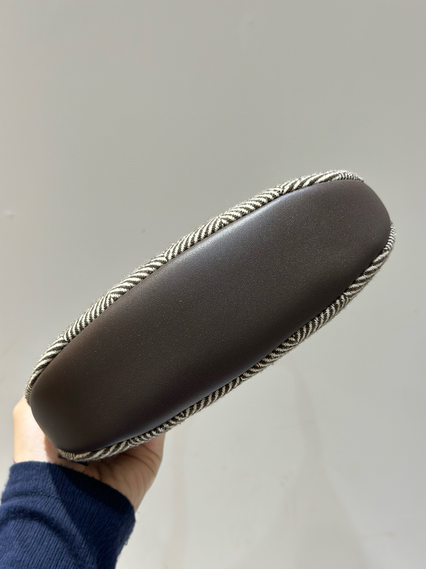 Loro Piana 로로피아나 Bobbin 양모 배색 숄더백 6