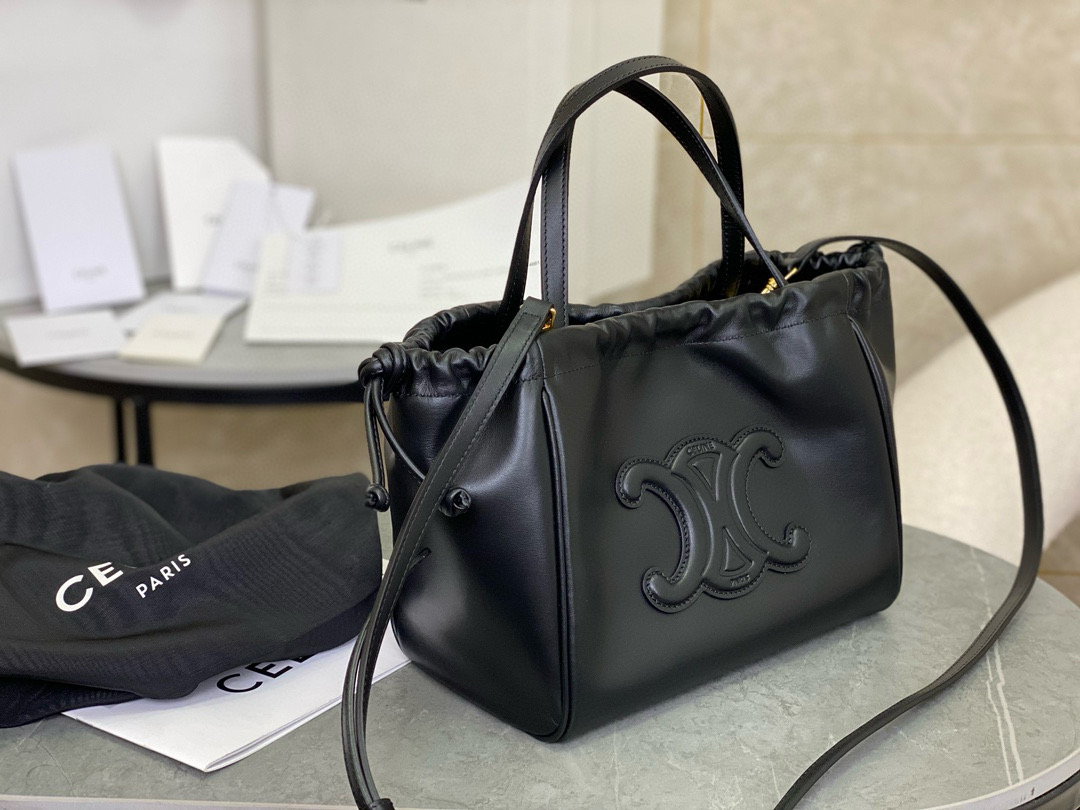 CELINE 셀린느 트리옴프 가죽 드로스트링 미니 토트백 2