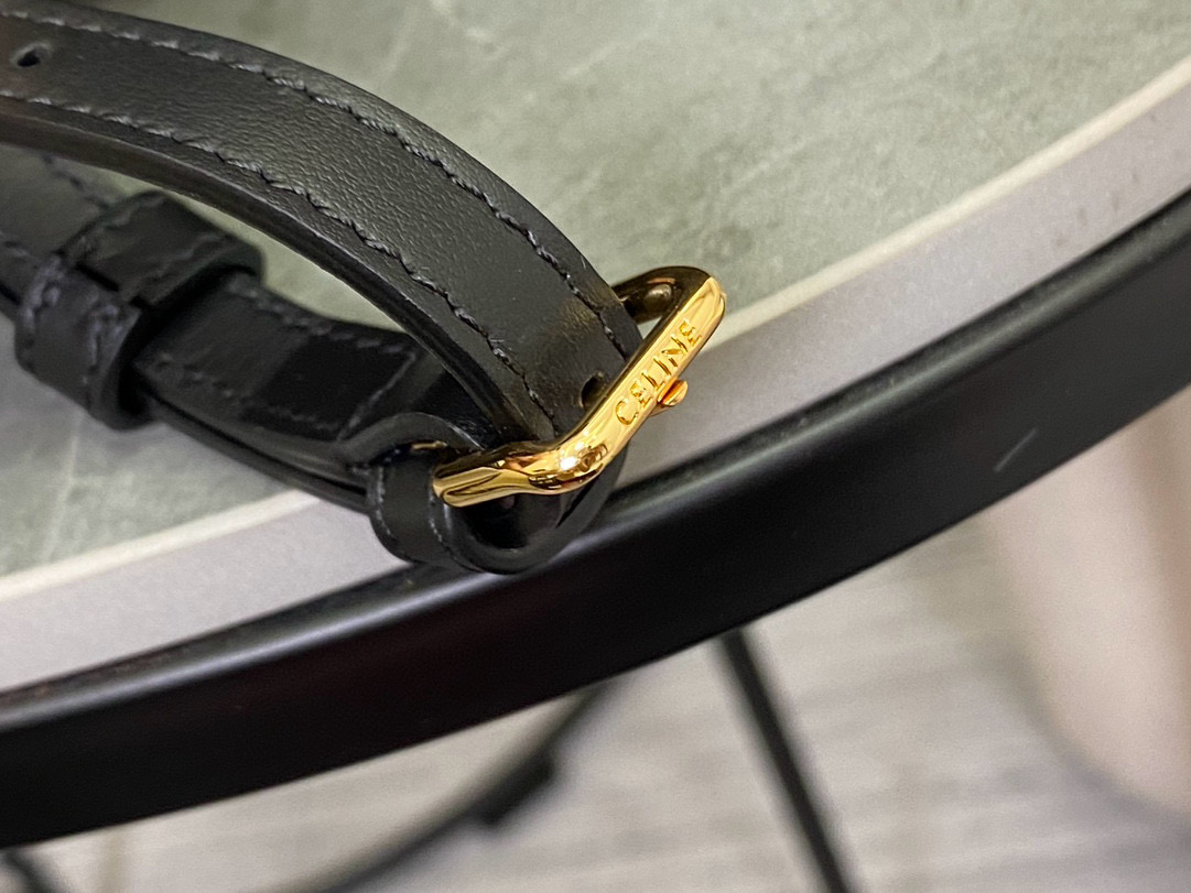 CELINE 셀린느 트리옴프 가죽 드로스트링 미니 토트백 8