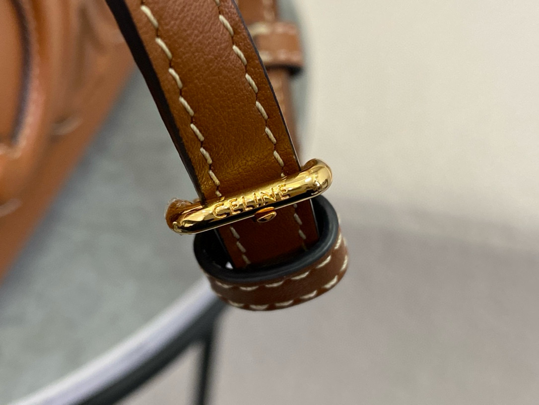 CELINE 셀린느 트리옴프 가죽 드로스트링 미니 토트백 9