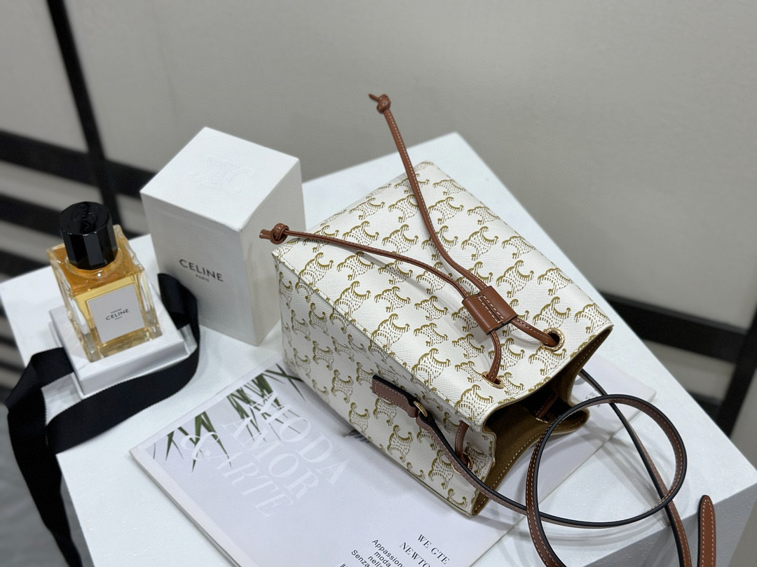 Celine 셀린느 세일러 초소형 로고 패턴 가죽 버킷백 4