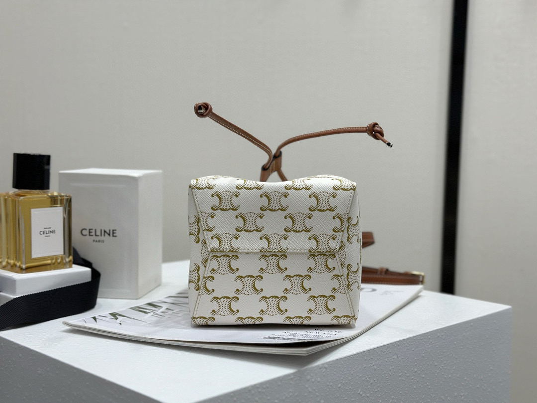 Celine 셀린느 세일러 초소형 로고 패턴 가죽 버킷백 5