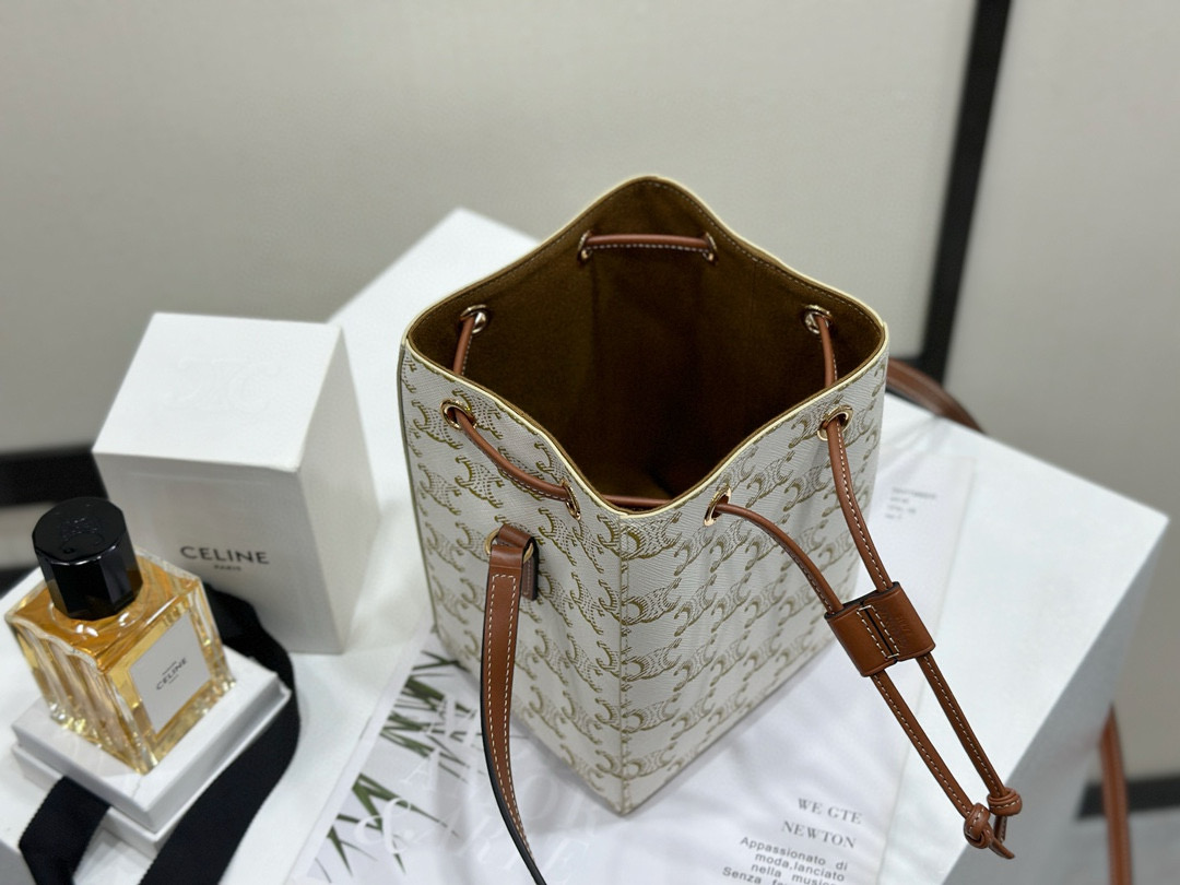 Celine 셀린느 세일러 초소형 로고 패턴 가죽 버킷백 6