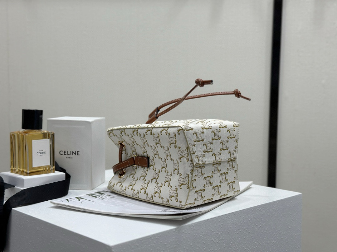 Celine 셀린느 세일러 초소형 로고 패턴 가죽 버킷백 9