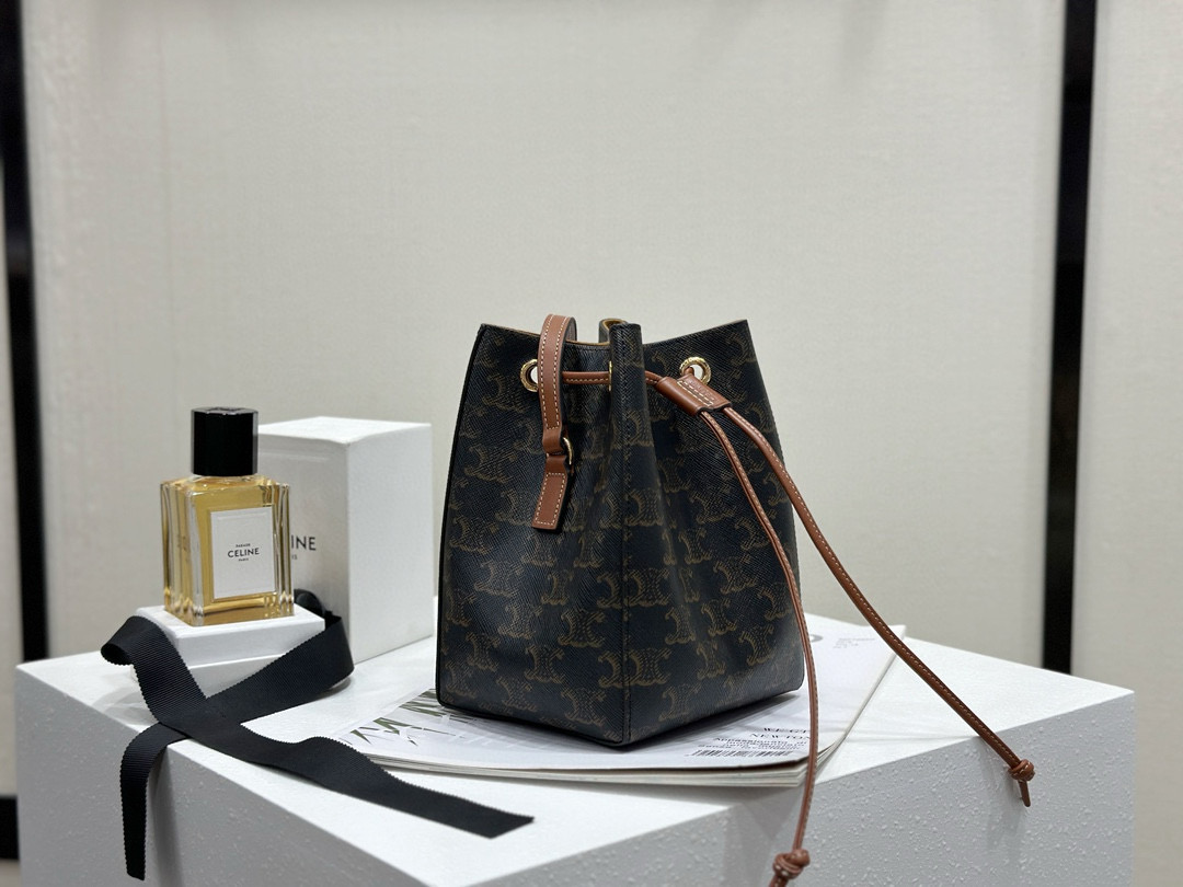 Celine 셀린느 세일러 초소형 로고 패턴 가죽 버킷백 1