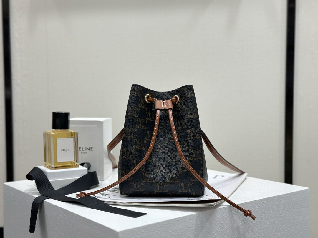 Celine 셀린느 세일러 초소형 로고 패턴 가죽 버킷백 2