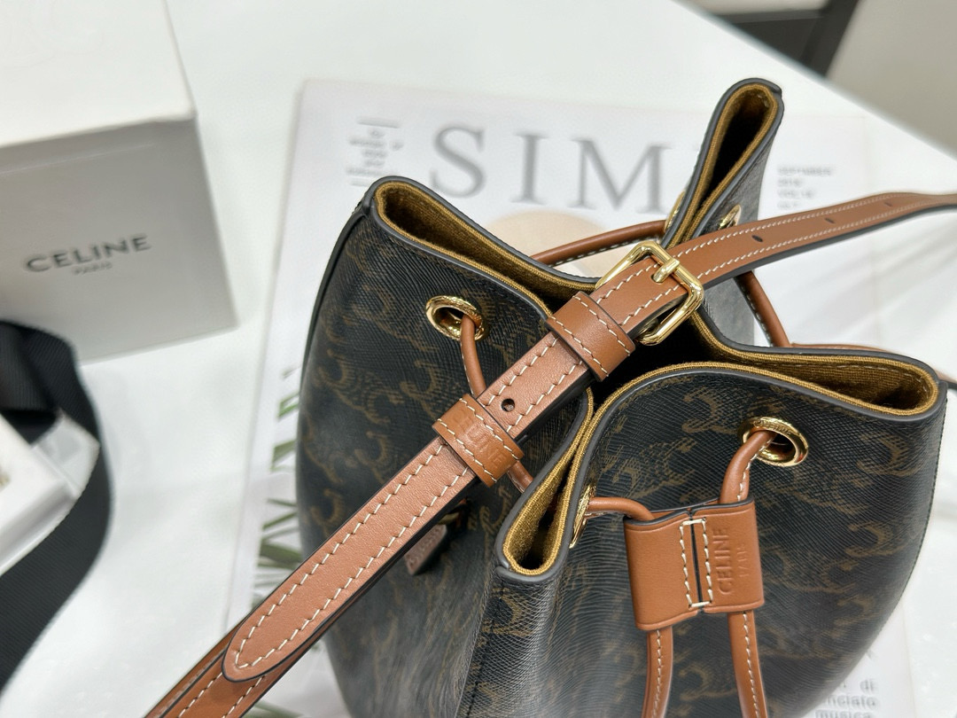 Celine 셀린느 세일러 초소형 로고 패턴 가죽 버킷백 7