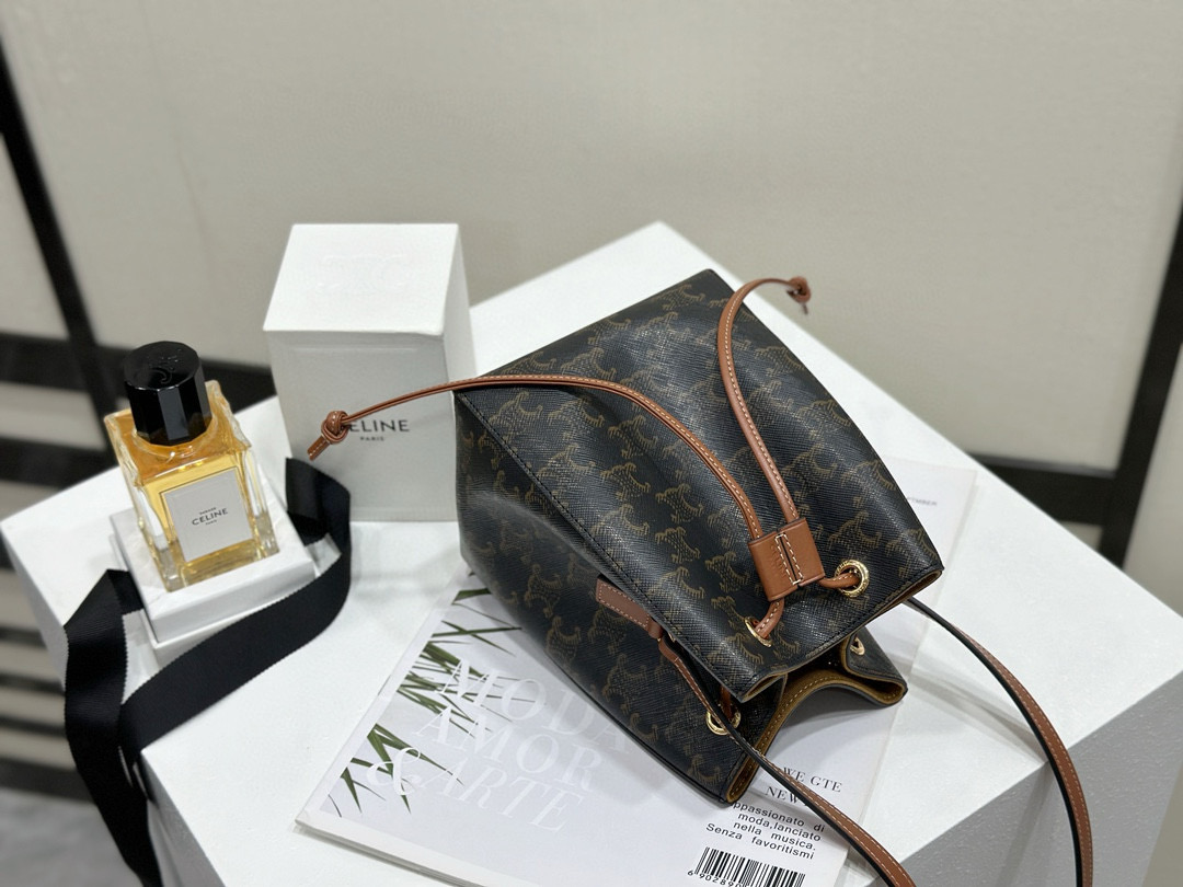 Celine 셀린느 세일러 초소형 로고 패턴 가죽 버킷백 8