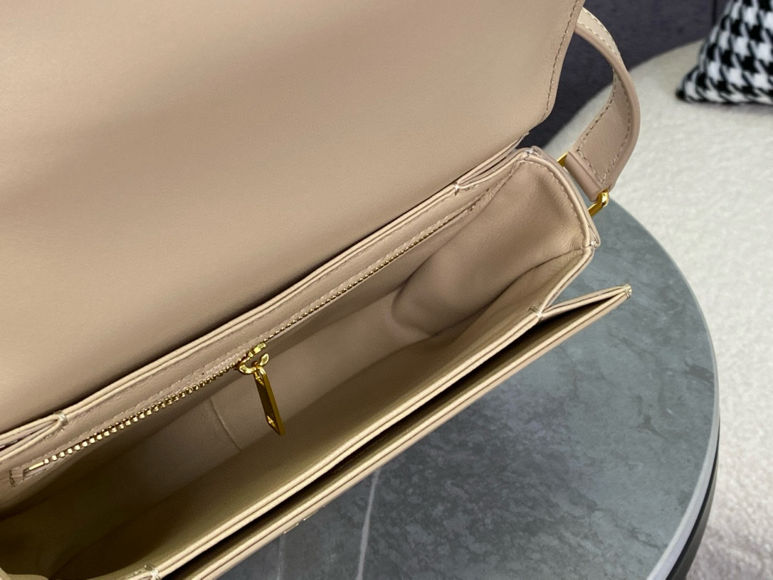 Celine 셀린느 트리옴프 핑크 박스 백 8