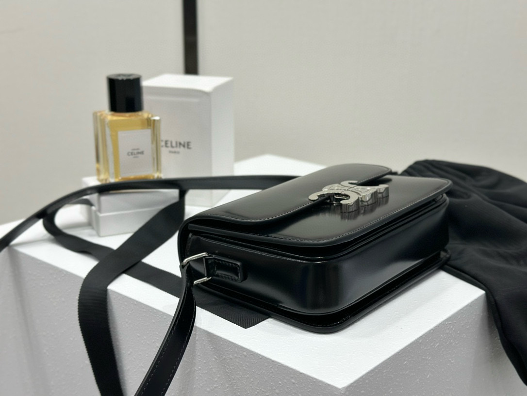 Celine 셀린느 트리옴프 핑크 박스 백 4