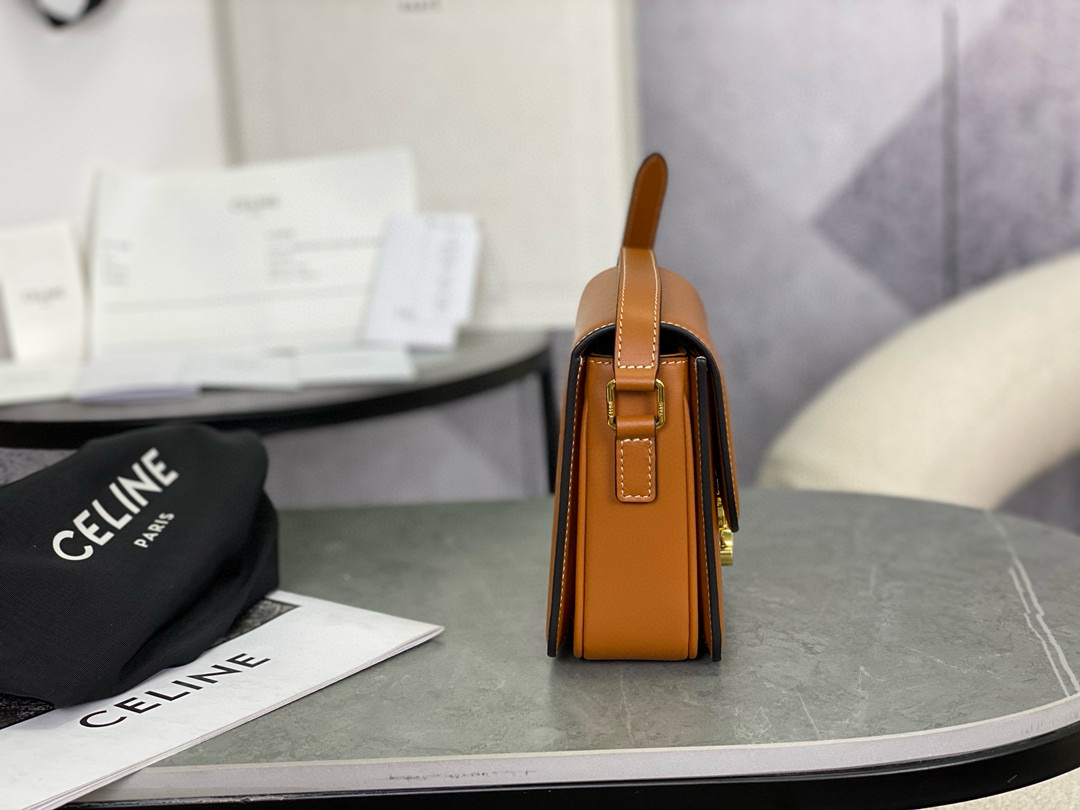 Celine 셀린느 트리옴프 핑크 박스 백 3