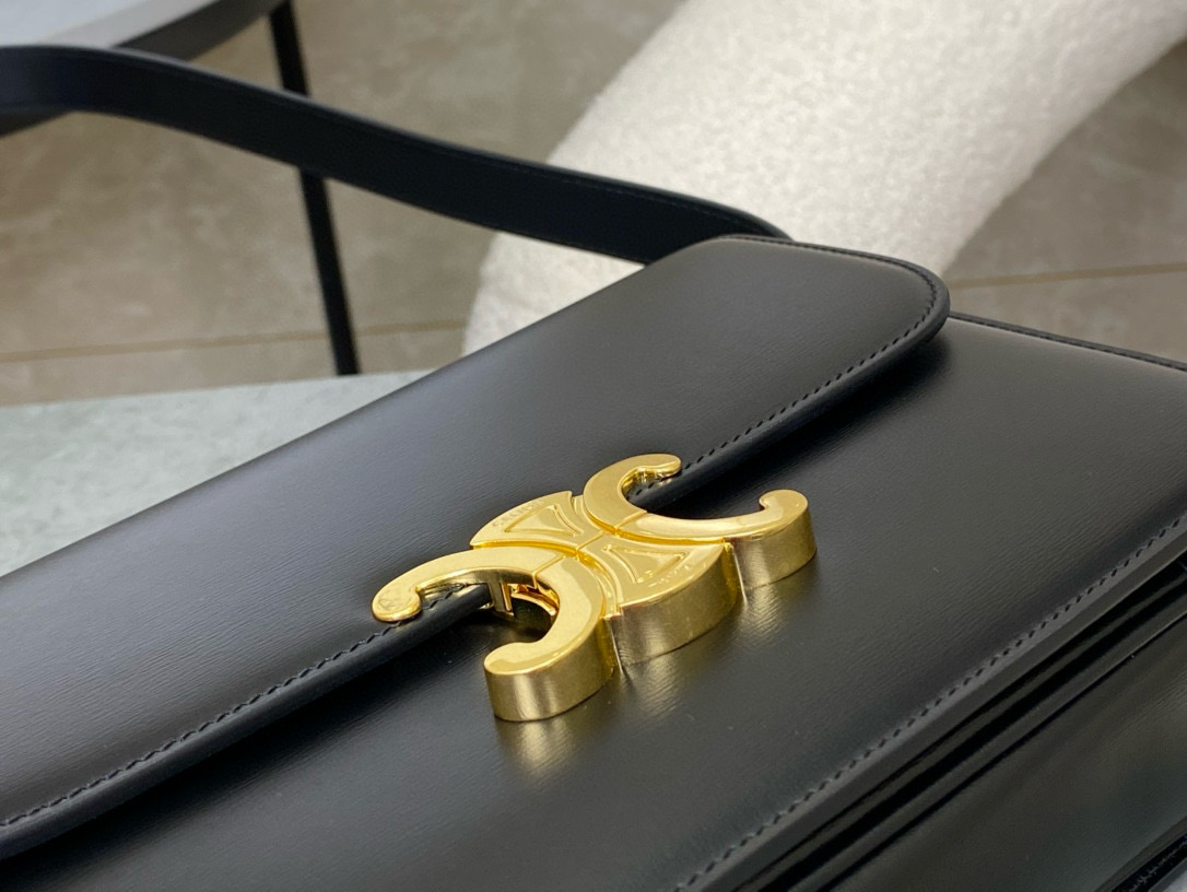 Celine 셀린느 트리옴프 블랙 골드 박스백 중형 9