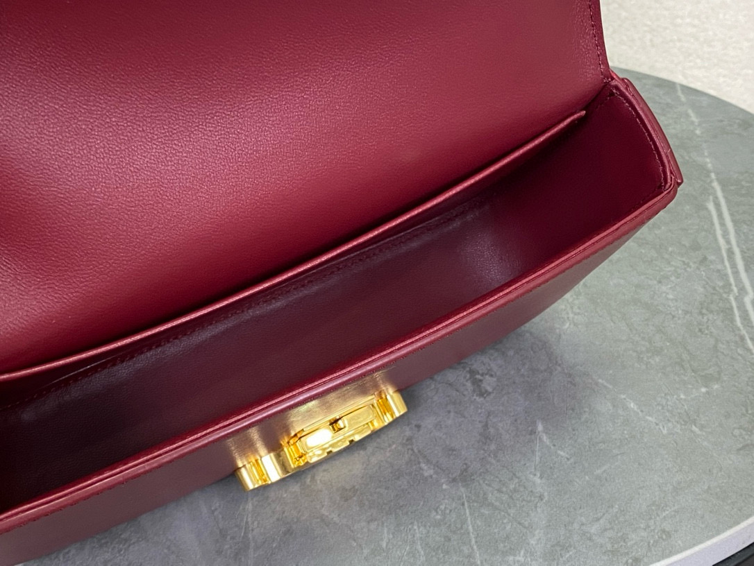 Celine 셀린느 트리옴프 체인 숄더백 8