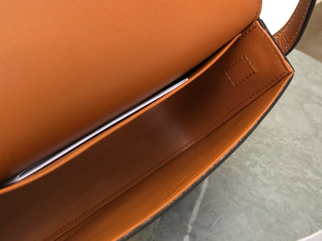 Celine 셀린느 트리옴프 체인 숄더백 9