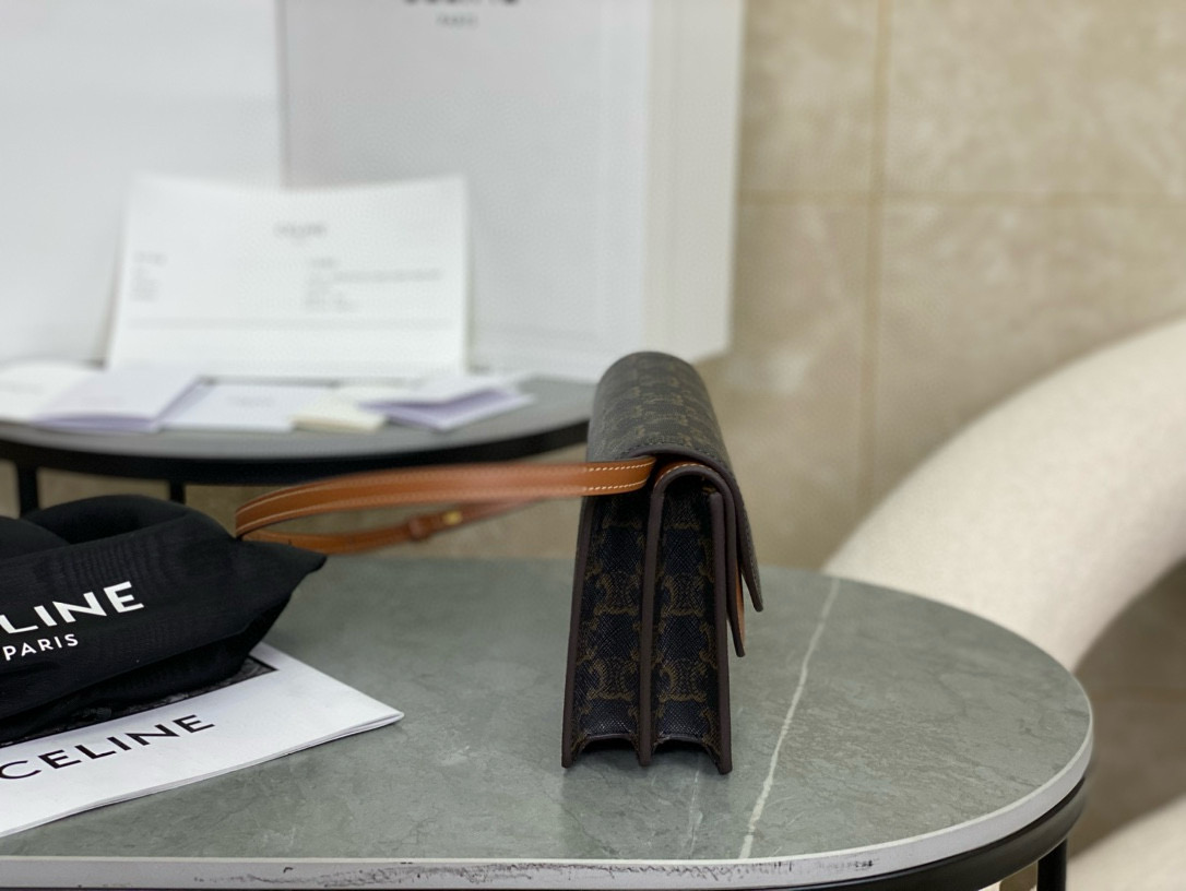 Celine 셀린느 클래식 WOC 트라이엄프 패턴 크로스백 3