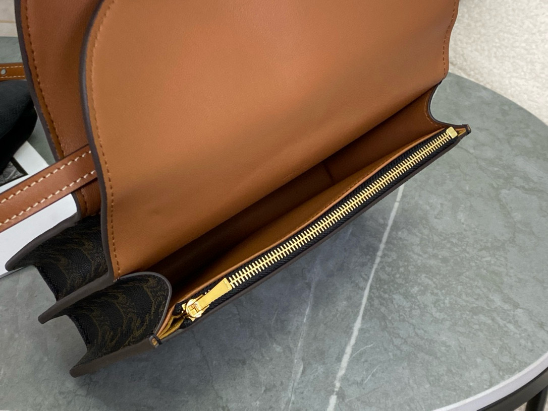 Celine 셀린느 클래식 WOC 트라이엄프 패턴 크로스백 6