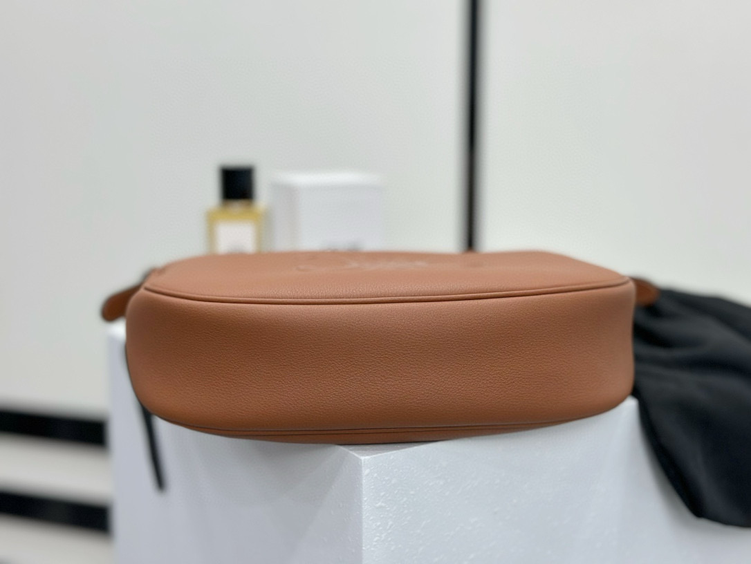 Celine 셀린느 엘로이즈 소프트 브라운 소가죽 숄더백 9