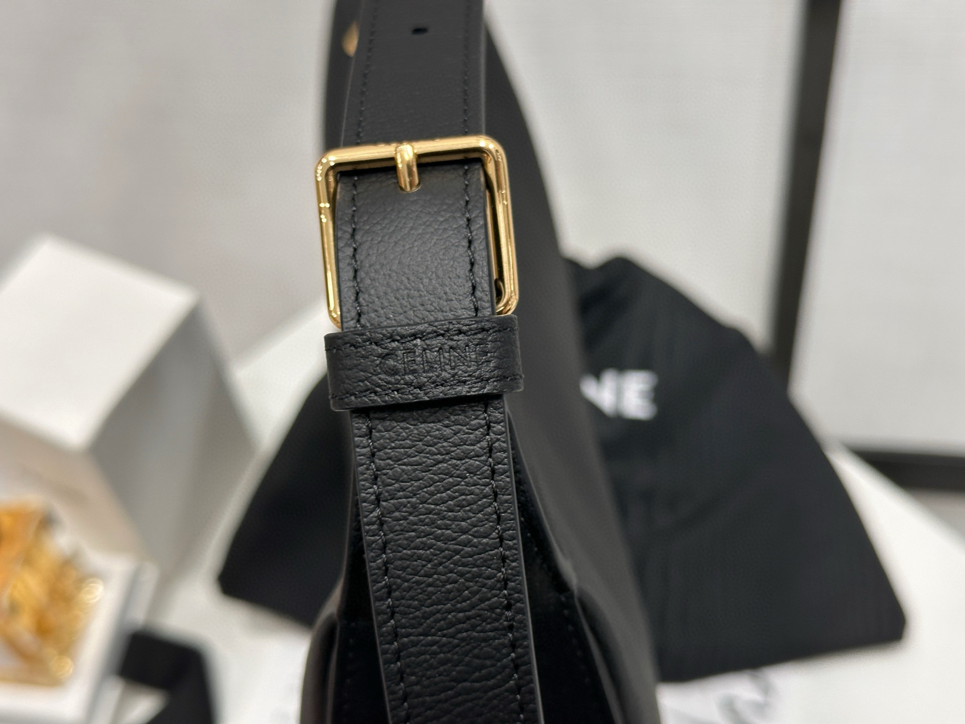 Celine 셀린느 엘로이즈 소프트 브라운 소가죽 숄더백 6