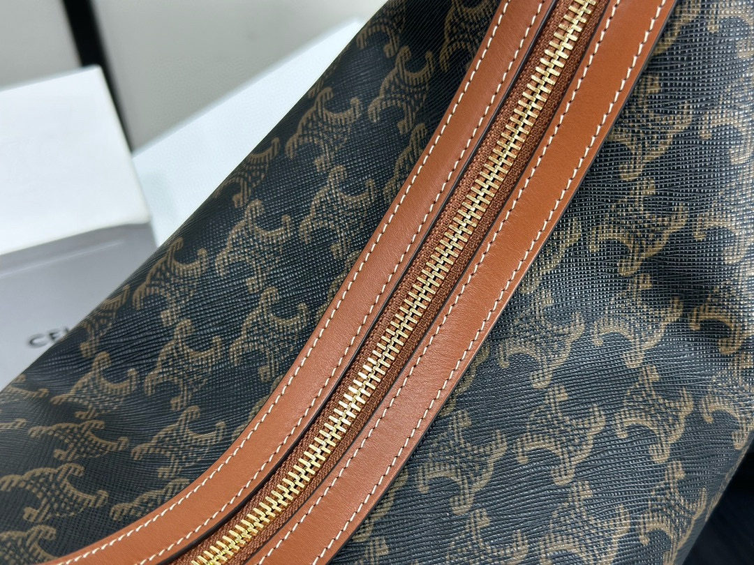 Celine 셀린느 엘로이즈 로고 패턴 소가죽 숄더백 6