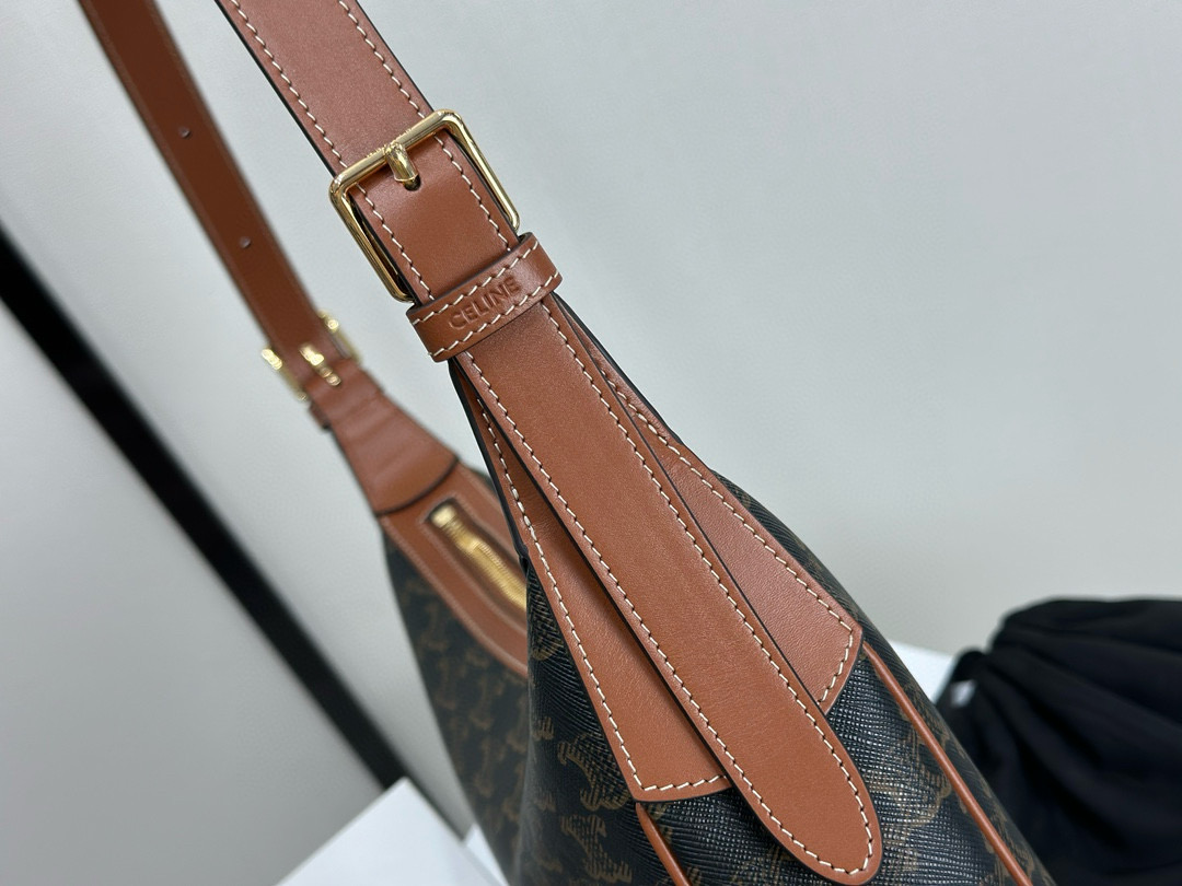 Celine 셀린느 엘로이즈 로고 패턴 소가죽 숄더백 8