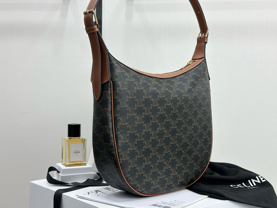 Celine 셀린느 엘로이즈 로고 패턴 소가죽 숄더백 9