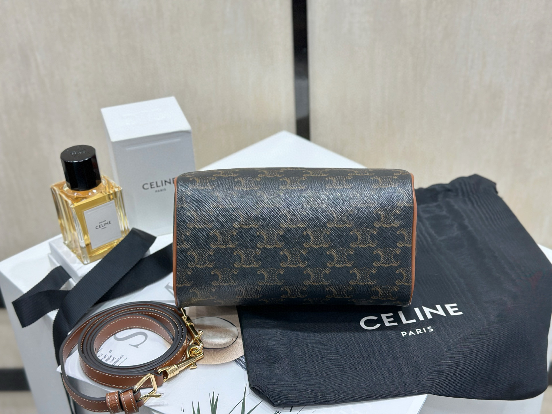 Celine 셀린느 소형 보스턴 올오버 블랙 백 9