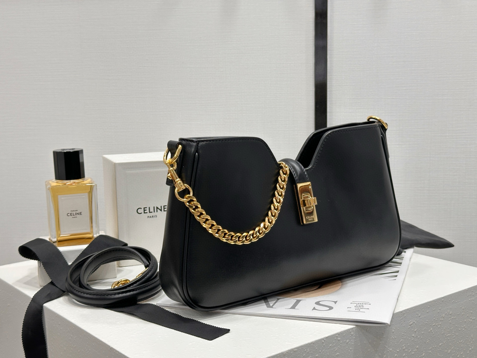 Celine 셀린느 카밀 16 소프트 블랙 체인 숄더백 3