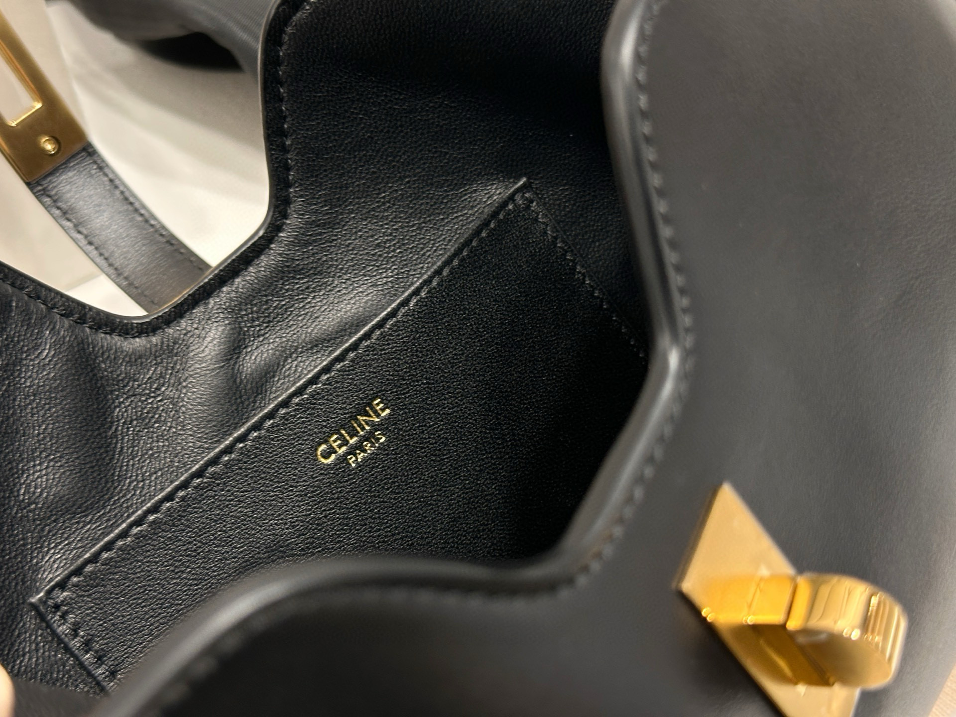 Celine 셀린느 카밀 16 소프트 블랙 체인 숄더백 5