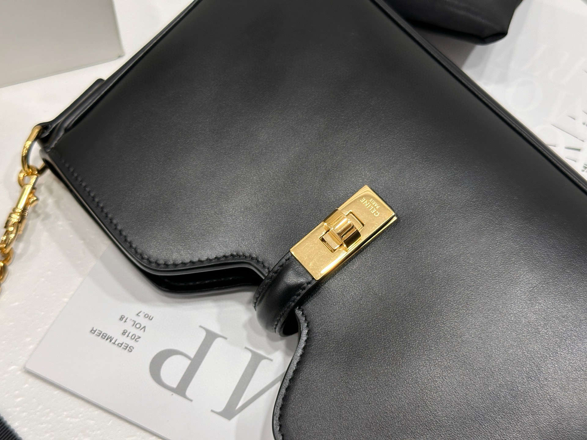 Celine 셀린느 카밀 16 소프트 블랙 체인 숄더백 8