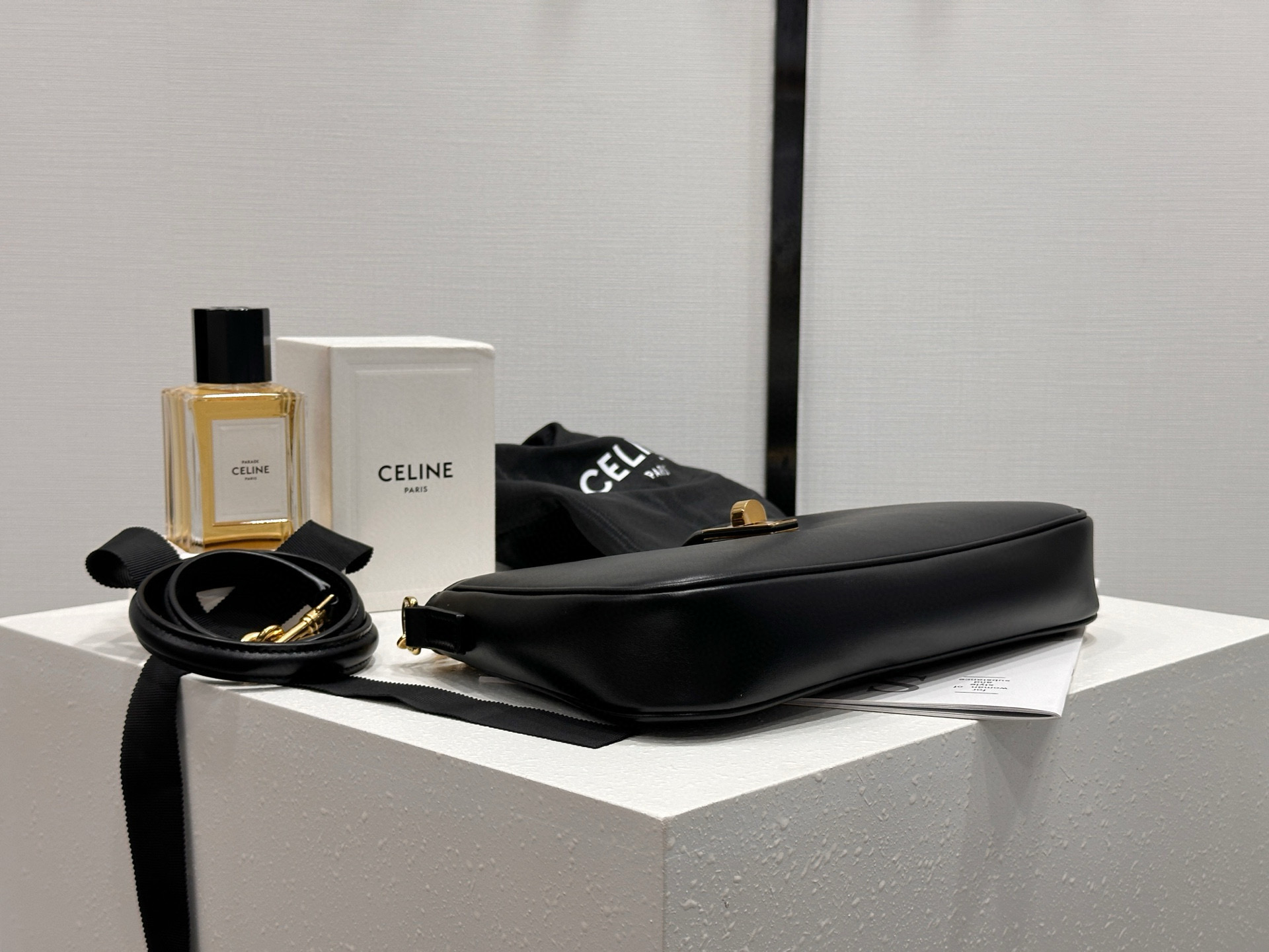 Celine 셀린느 카밀 16 소프트 블랙 체인 숄더백 9