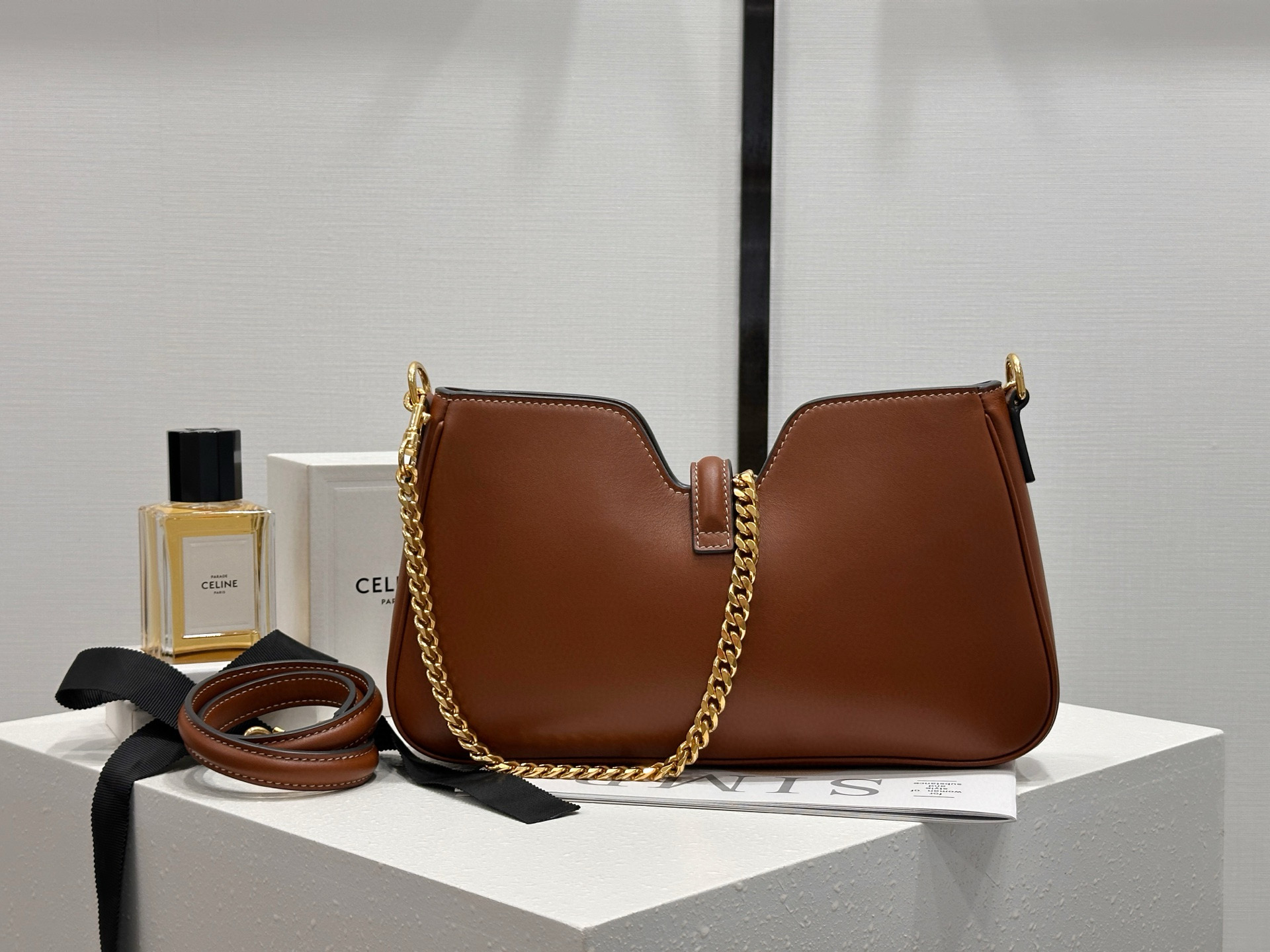 Celine 셀린느 카밀 16 소프트 블랙 체인 숄더백 2