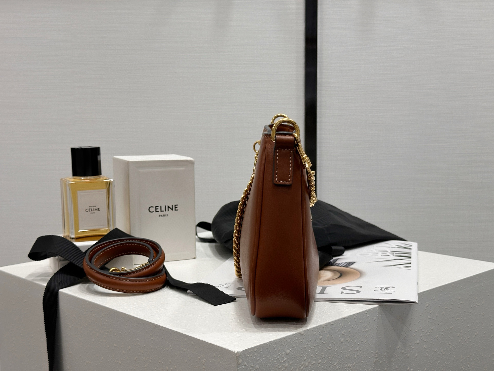 Celine 셀린느 카밀 16 소프트 블랙 체인 숄더백 4