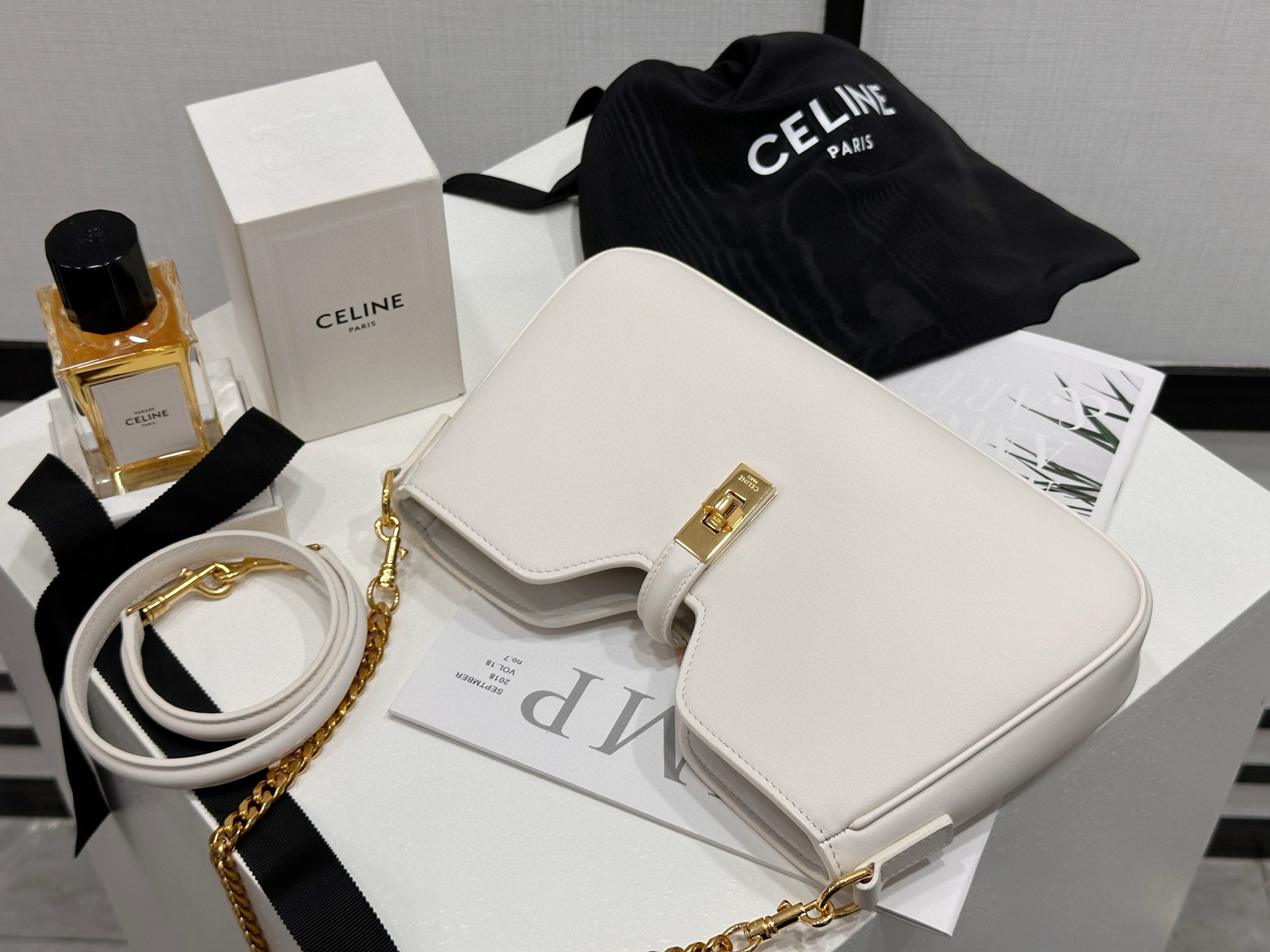 Celine 셀린느 카밀 16 소프트 블랙 체인 숄더백 5