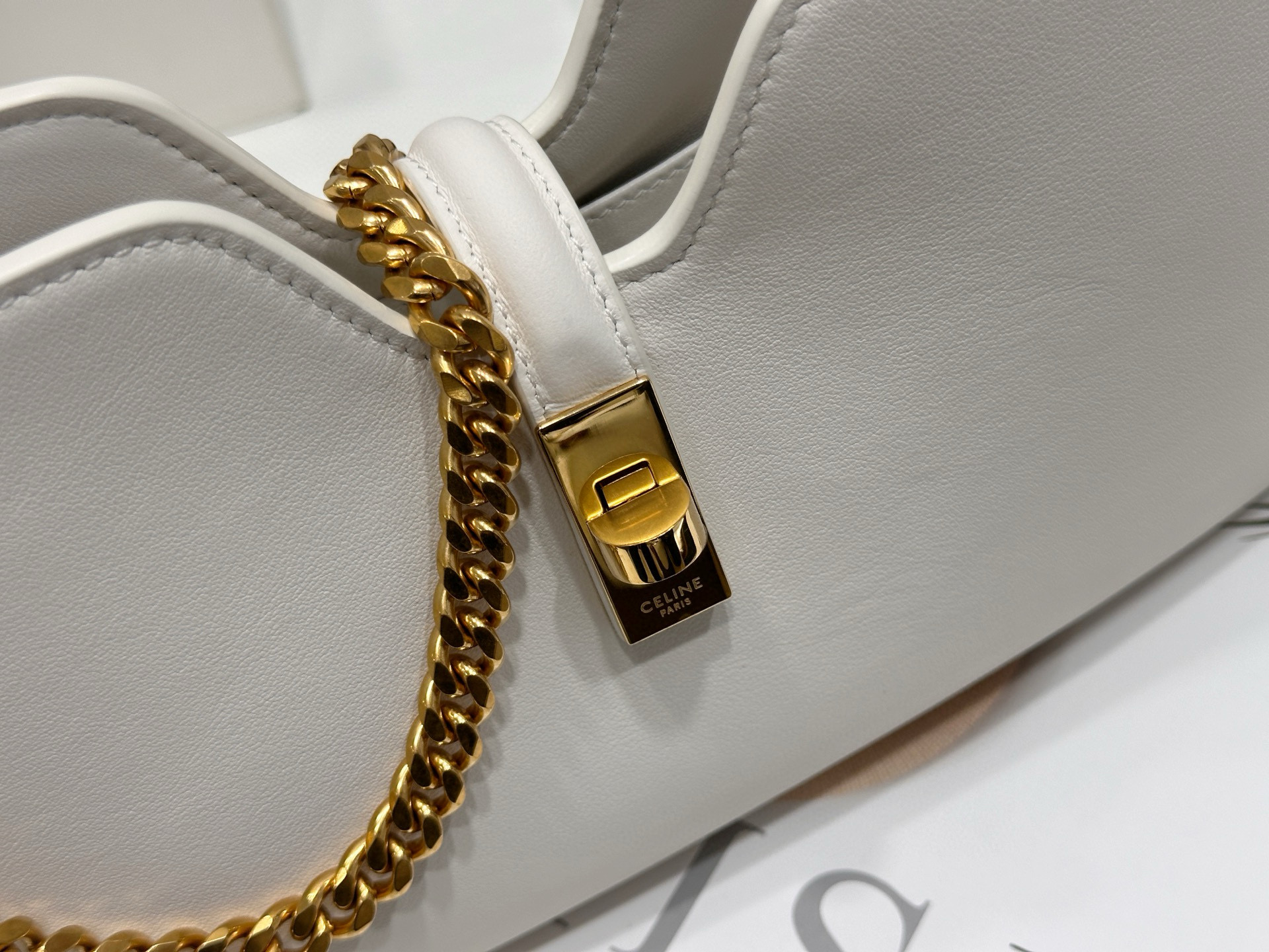 Celine 셀린느 카밀 16 소프트 블랙 체인 숄더백 8