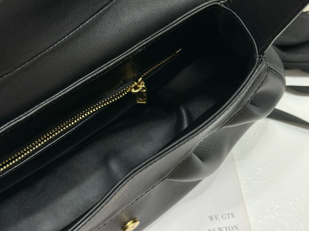 Celine 셀린느 폴리 중형 소프트 송아지 가죽 핸드백 6