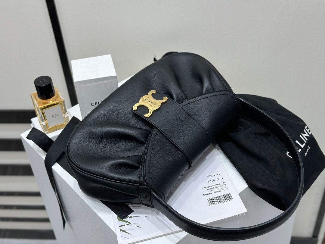 Celine 셀린느 폴리 중형 소프트 송아지 가죽 핸드백 9