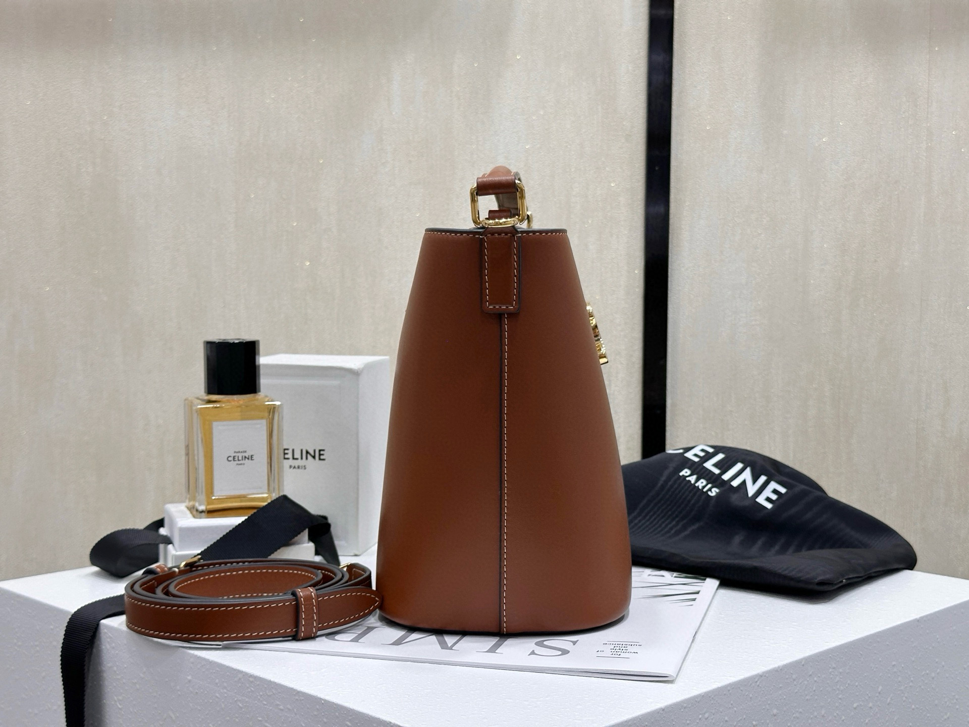 Celine 셀린느 루이즈 스몰 버킷백 3