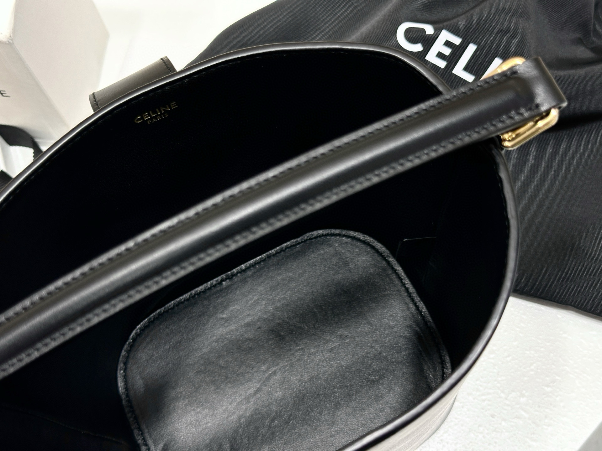 Celine 셀린느 루이즈 스몰 버킷백 5