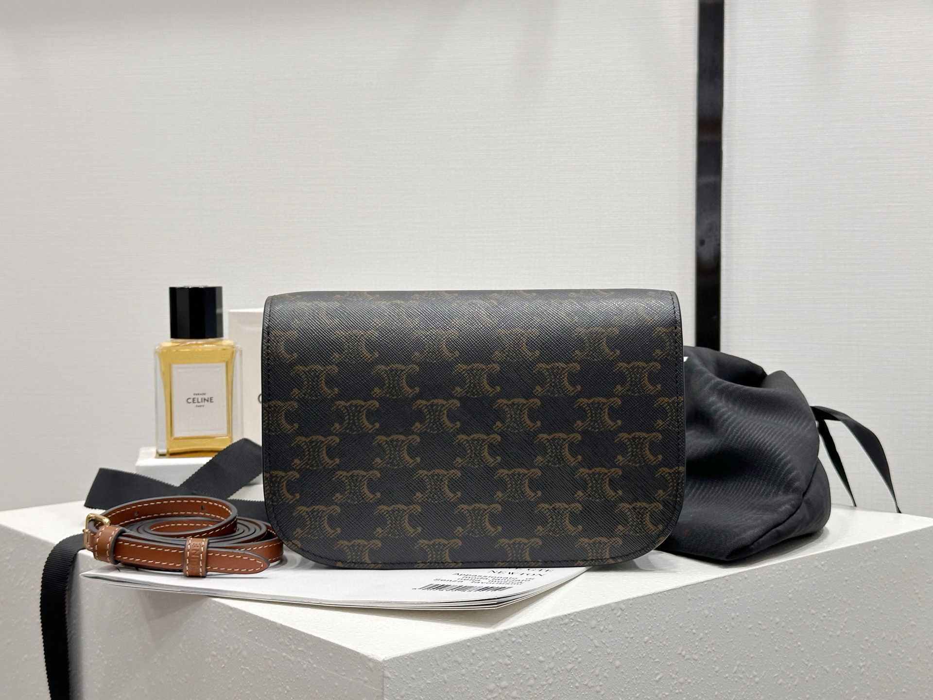 Celine 셀린느 듀오 로고 모노그램 장식 체인 월렛백 2