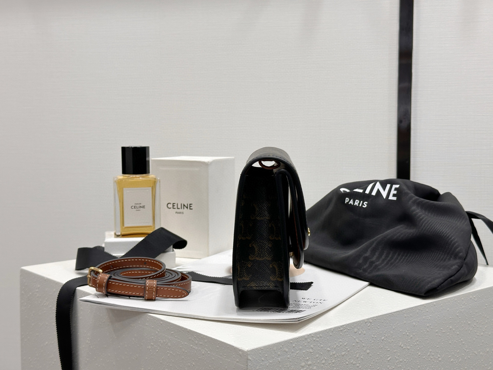 Celine 셀린느 듀오 로고 모노그램 장식 체인 월렛백 4