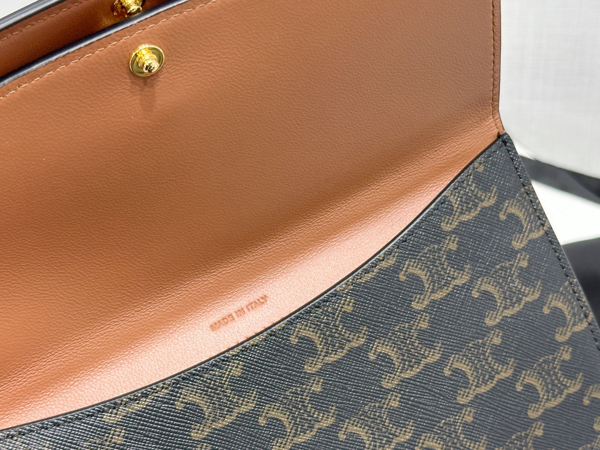 Celine 셀린느 듀오 로고 모노그램 장식 체인 월렛백 6