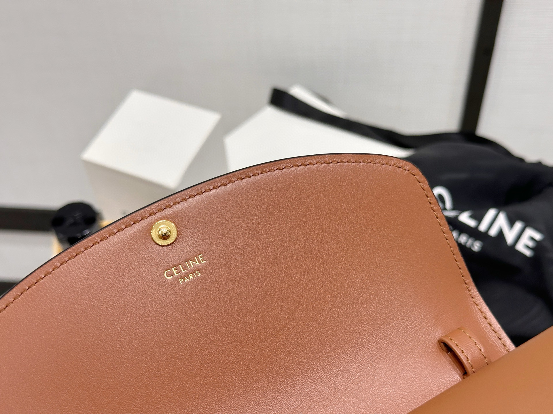 Celine 셀린느 듀오 로고 모노그램 장식 체인 월렛백 7