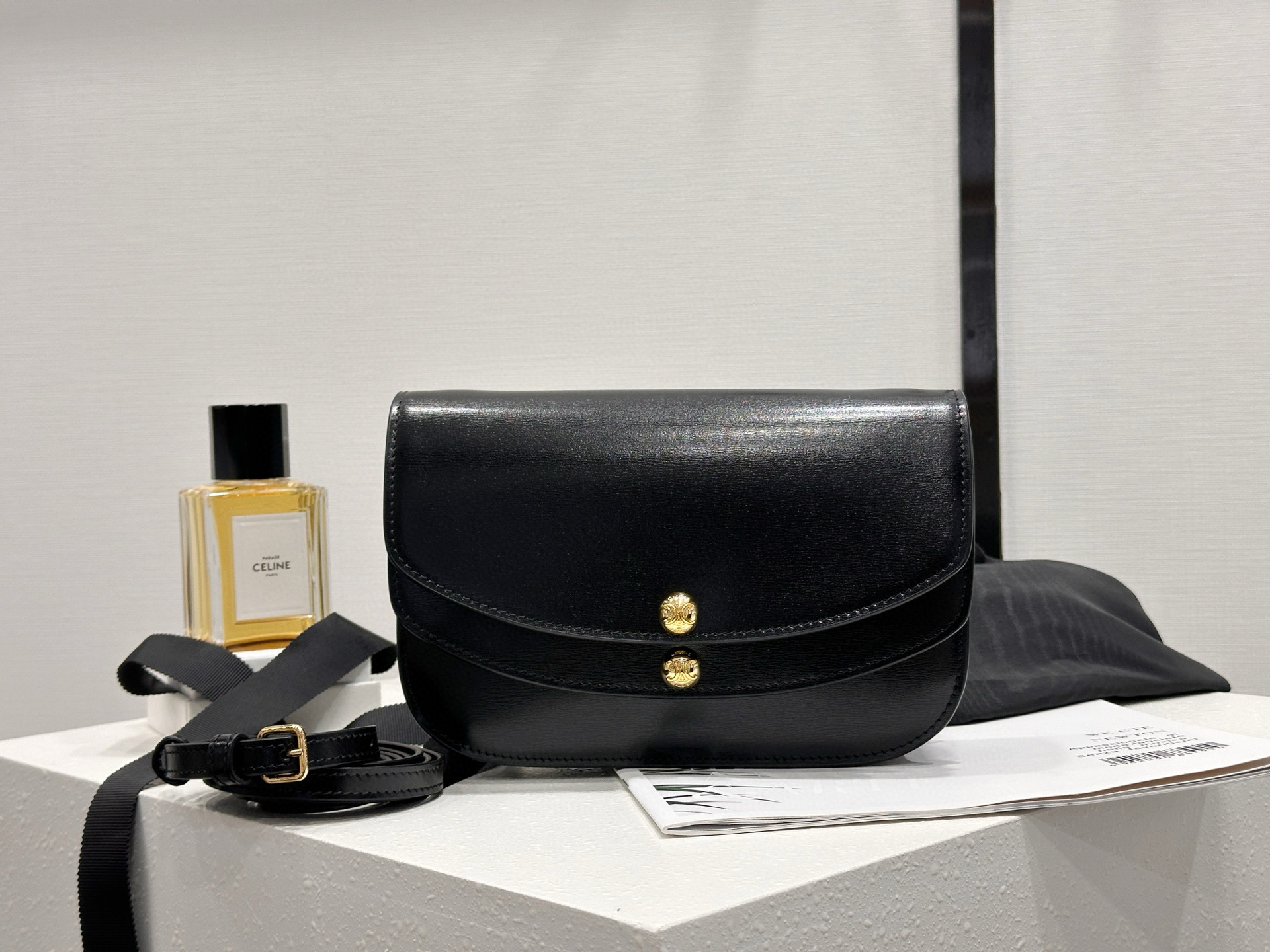 Celine 셀린느 듀오 로고 모노그램 장식 체인 월렛백 1