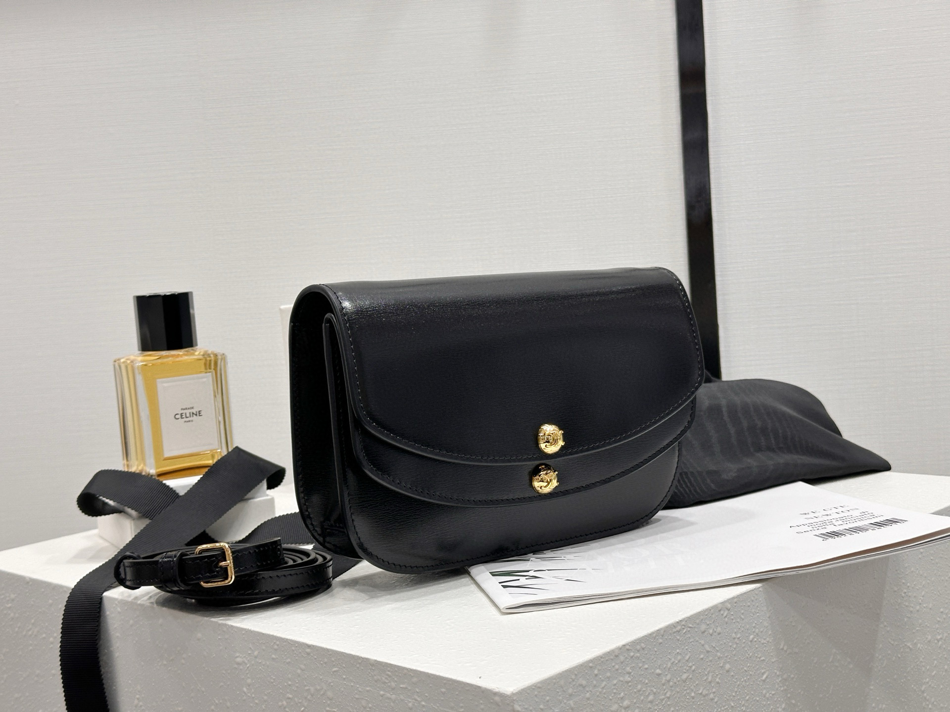 Celine 셀린느 듀오 로고 모노그램 장식 체인 월렛백 2