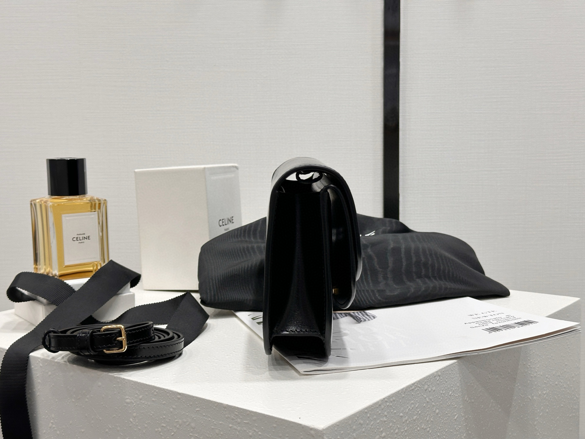 Celine 셀린느 듀오 로고 모노그램 장식 체인 월렛백 4