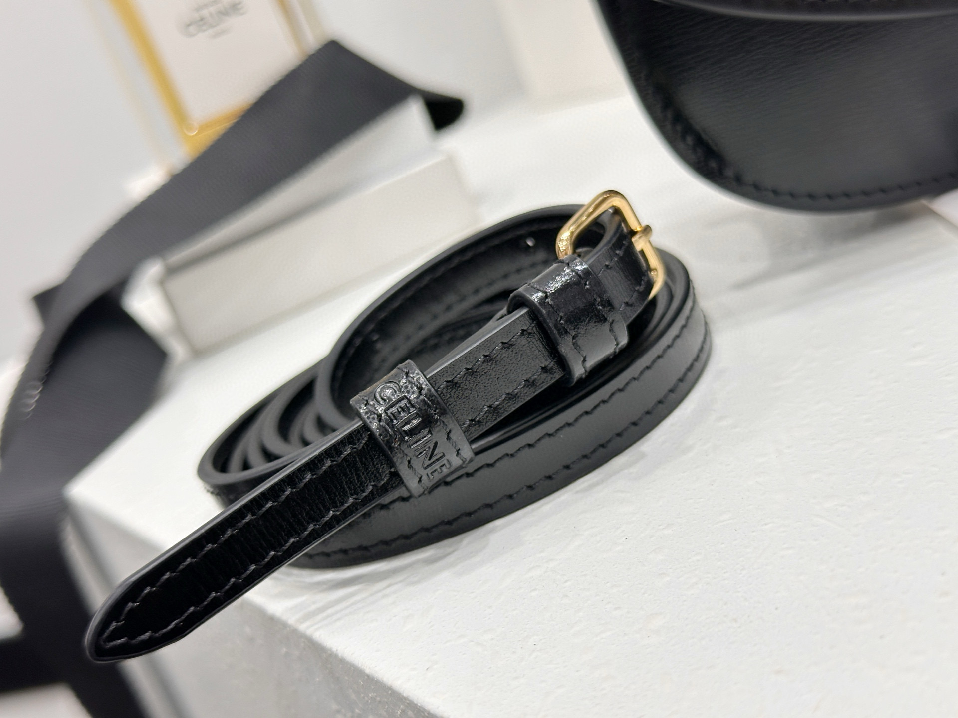 Celine 셀린느 듀오 로고 모노그램 장식 체인 월렛백 7