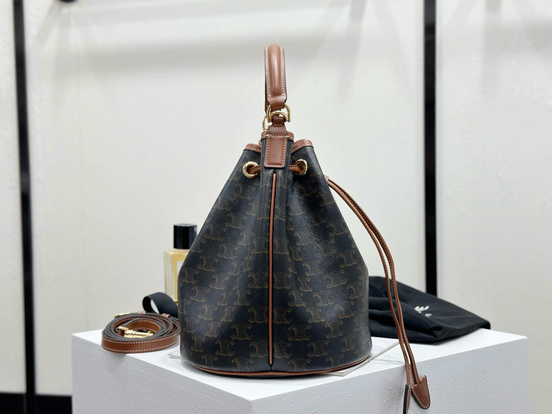 Celine 셀린느 클라라 로고 패턴 소가죽 버킷백 3