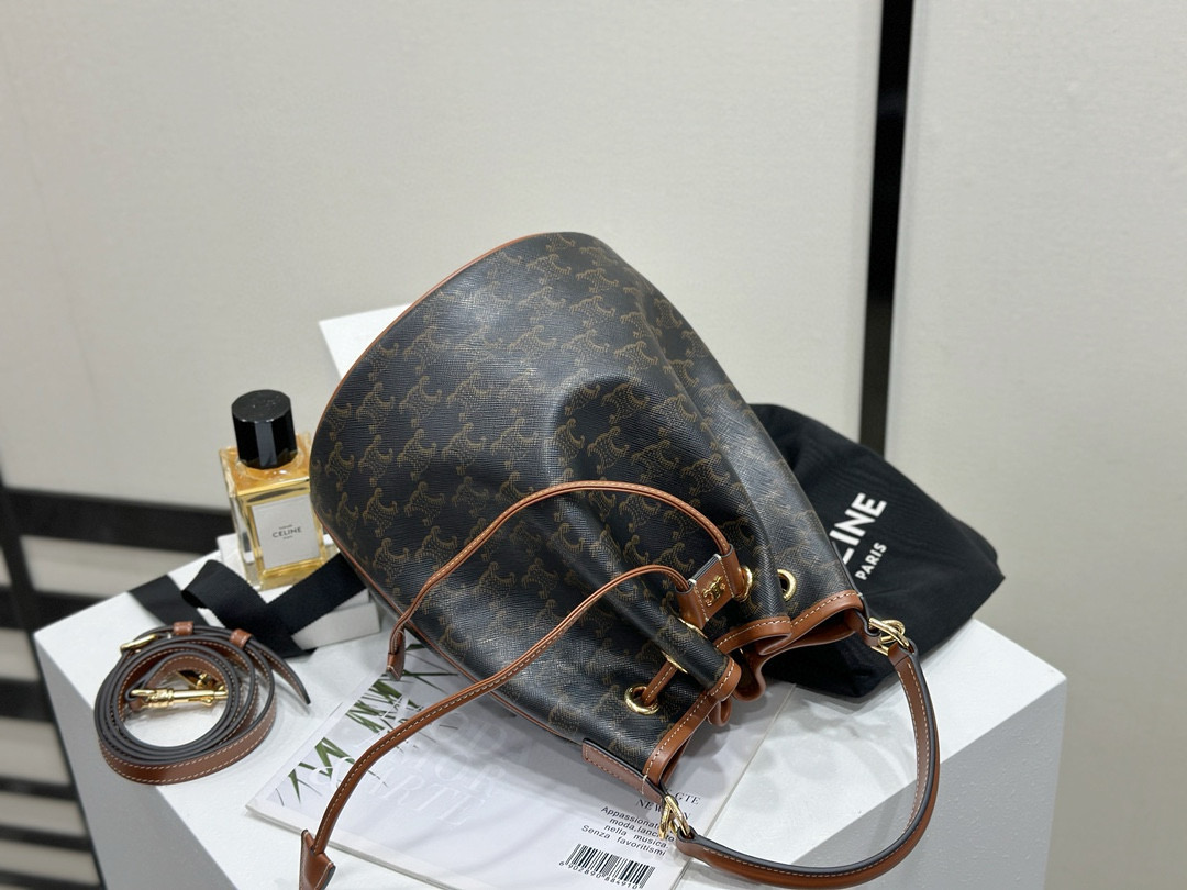 Celine 셀린느 클라라 로고 패턴 소가죽 버킷백 7
