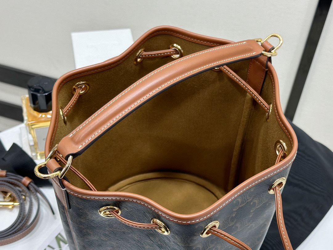 Celine 셀린느 클라라 로고 패턴 소가죽 버킷백 8