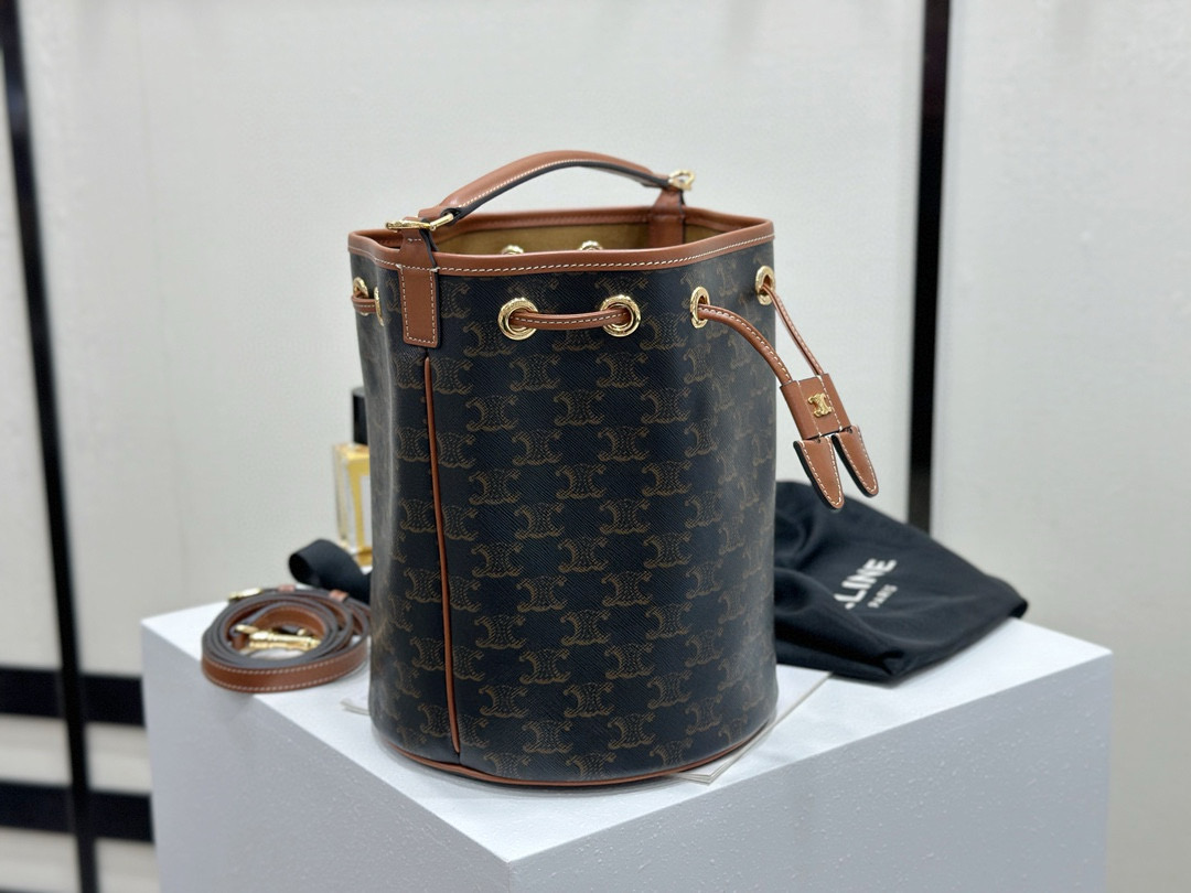 Celine 셀린느 클라라 로고 패턴 소가죽 버킷백 9